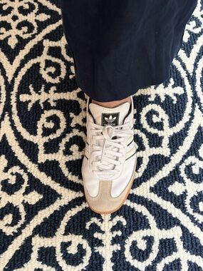 adidas White and Cream Samba size 51/2 Sneaker with Gum Sole leather comfort